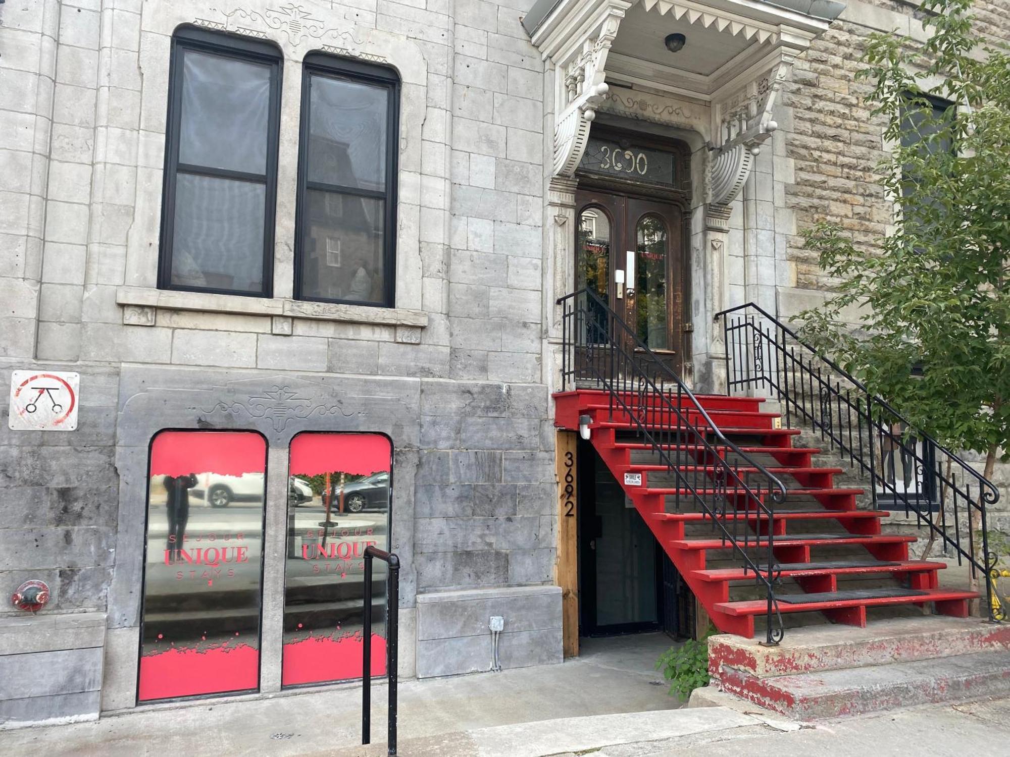 Fiction - Selfcheckin - Rooftop - Terraces - St-denis Apartment Montreal