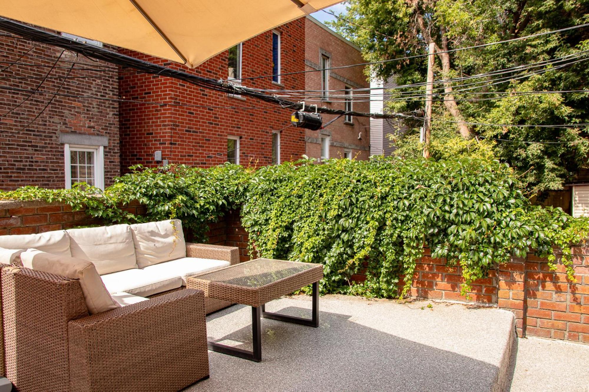 Fiction - Selfcheckin - Rooftop - Terraces - St-denis Apartment Montreal